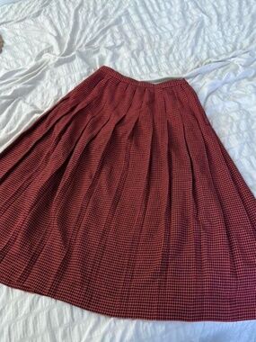 Pleated midi skirt